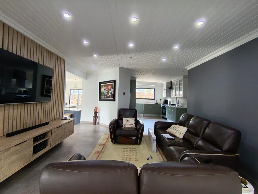 3 Bedroom Property for Sale in Pentagon Park Free State